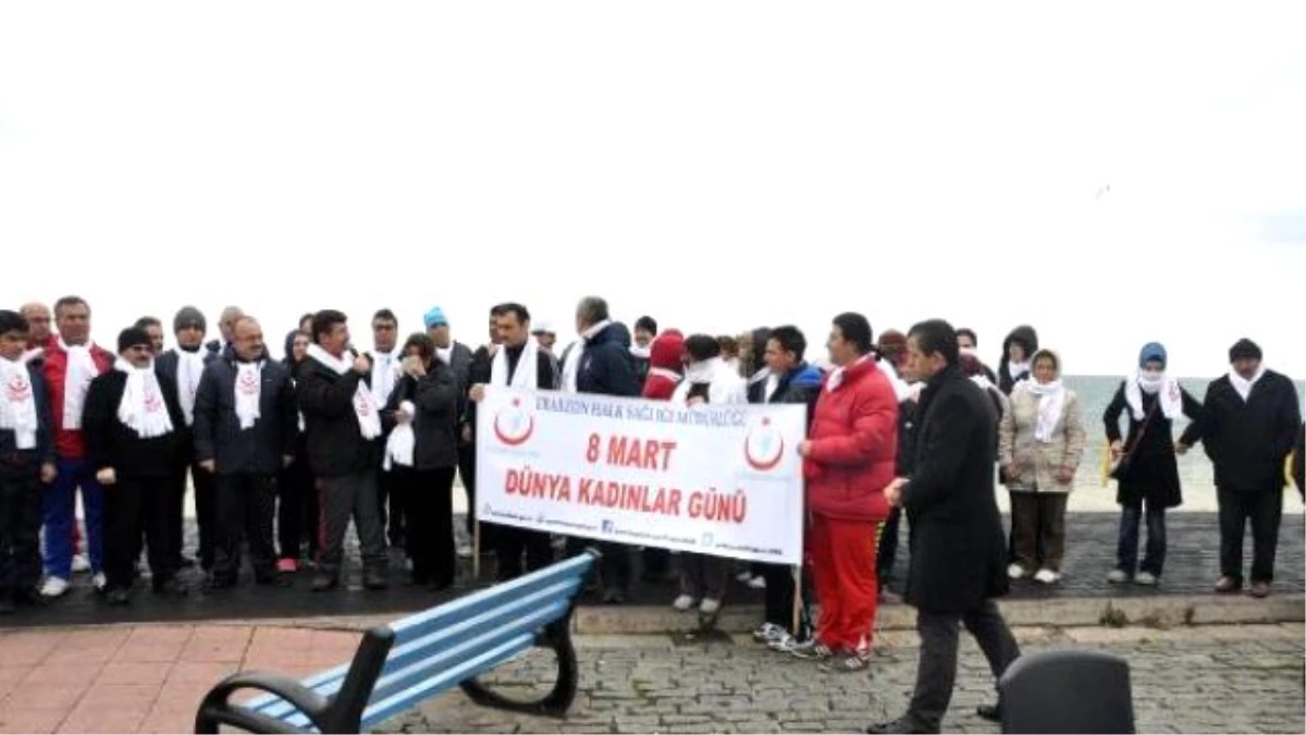 Trabzon\'da Sağlık Çalışanları Şiddetin Önlenmesi İçin Yürüdü