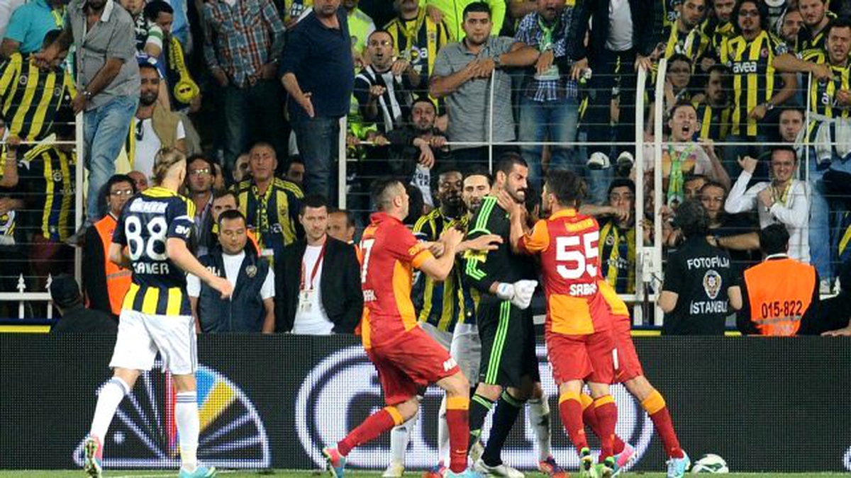 Volkan Demirel ve Sabri Sarıoğlu Tokalaşmadı