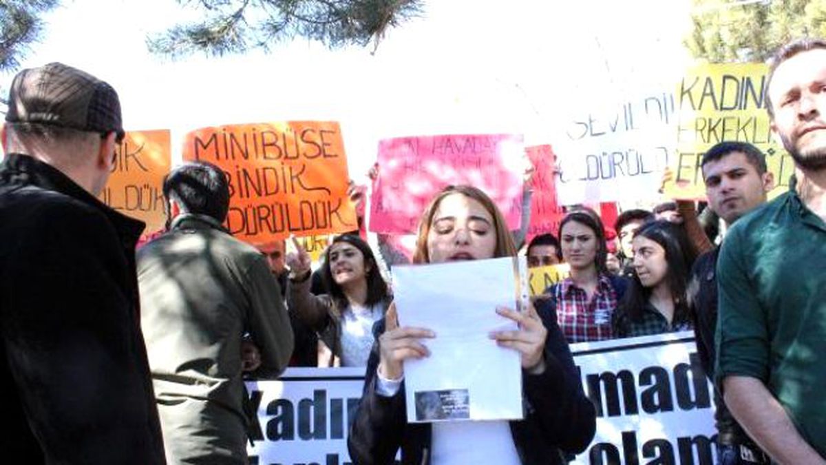 Yozgat\'ta Kadınlar Günü Etkinliğinde Arbede Çıktı