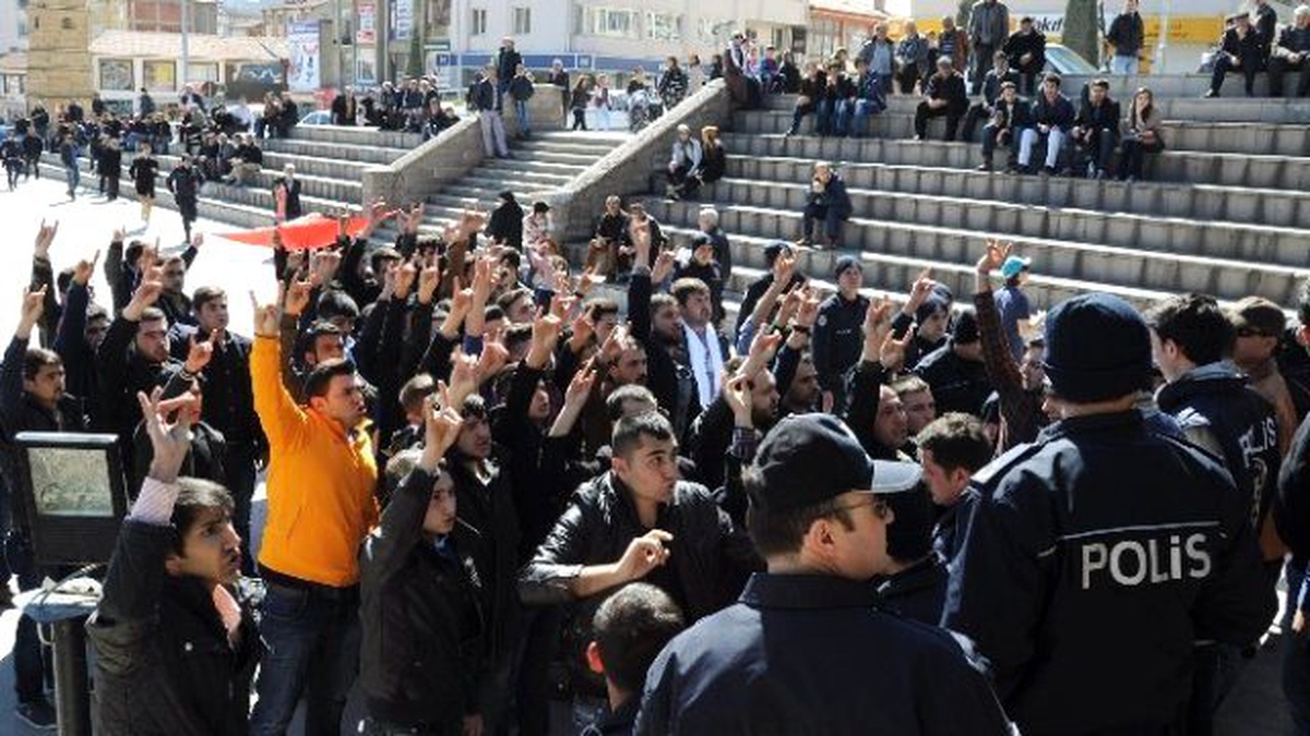Yozgat\'ta Karşıt Görüşlü Öğrenci Grubu Arasında Arbede