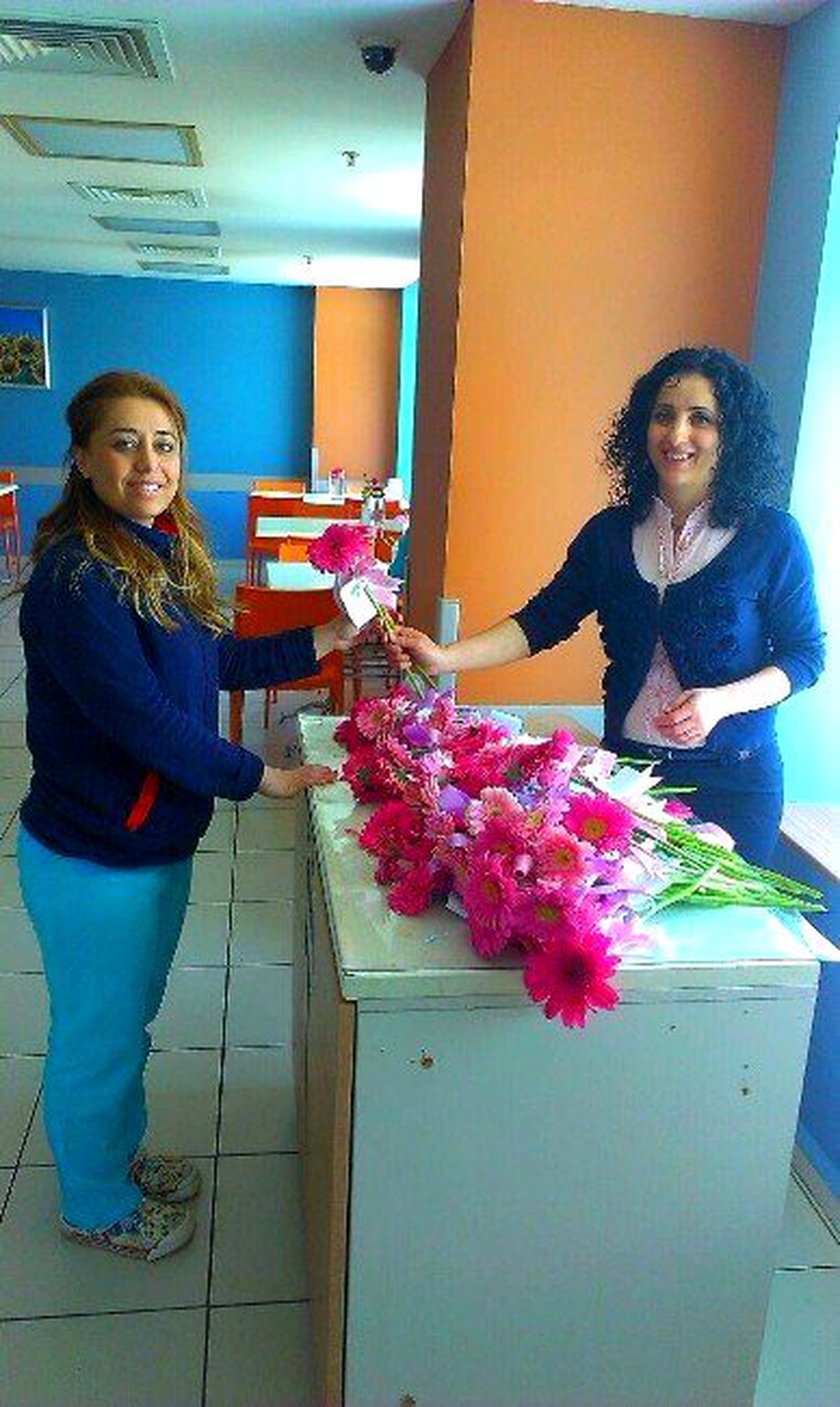 Acıbadem 8 Mart Kadınlar Gününü Kutladı