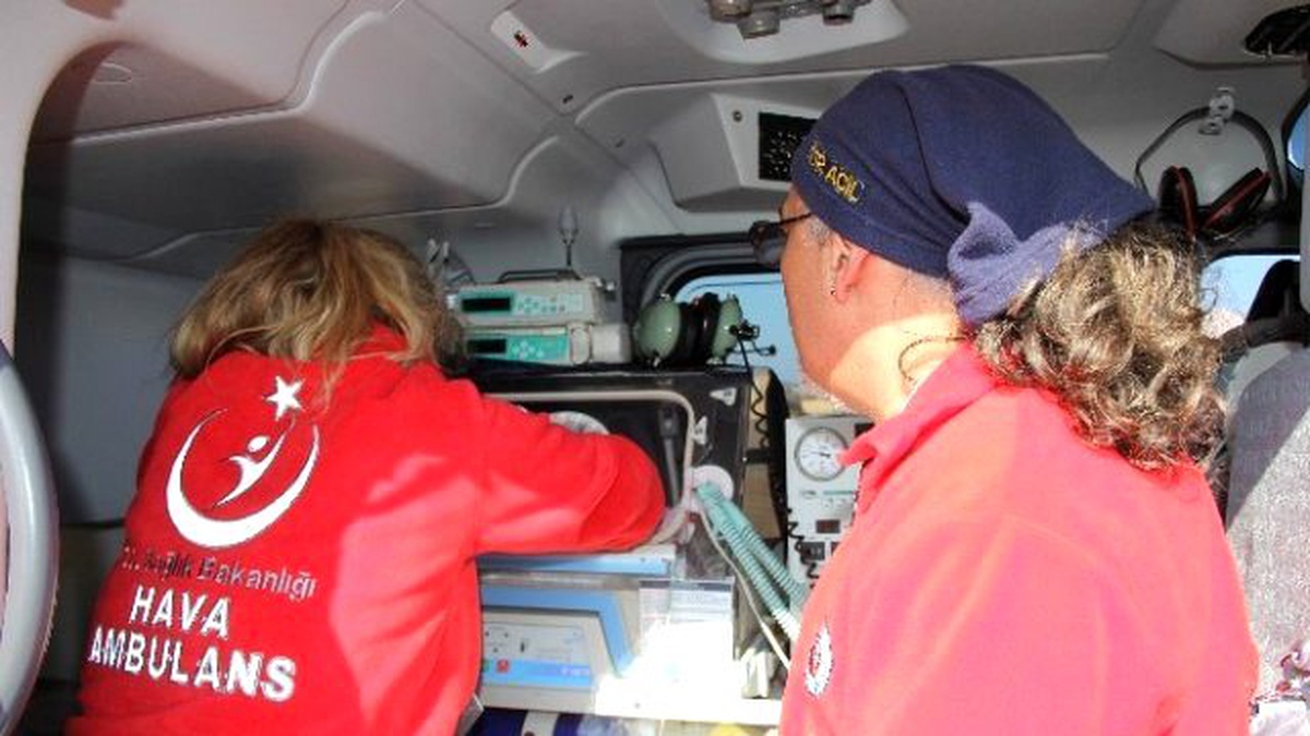 Ambulans Helikopter 22 Günlük Bebek İçin Havalandı