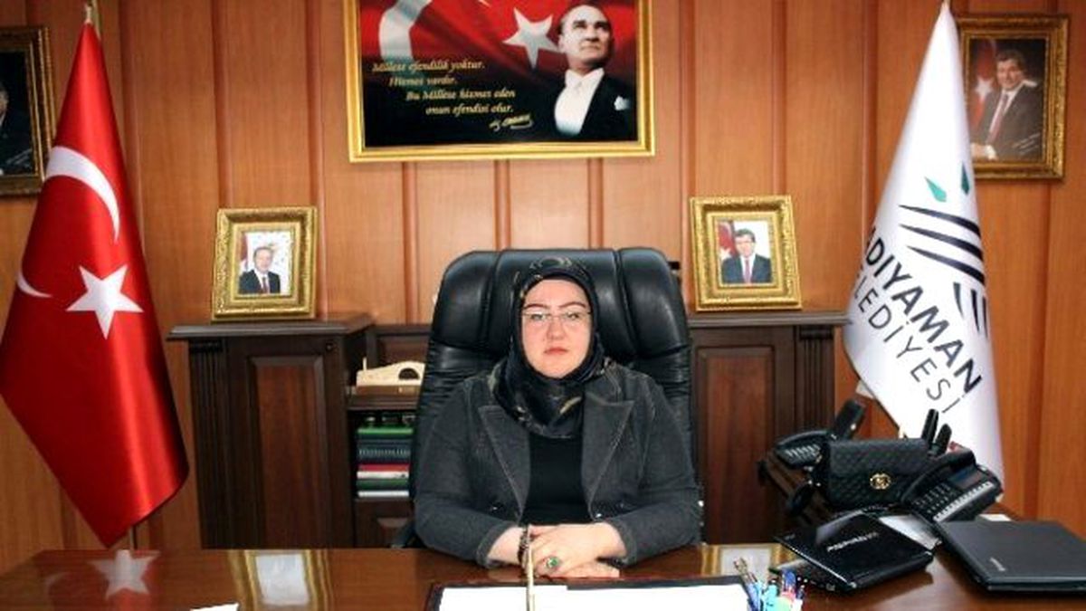Başkan Kutlu, 8 Mart Nedeniyle Başkanvekilliğini Bayana Bıraktı