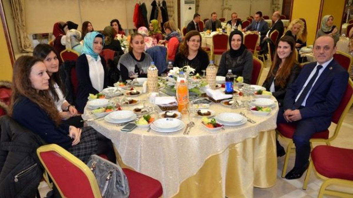 Başkan Öztürk, Bayan Personelin Kadınlar Gününü Kutladı