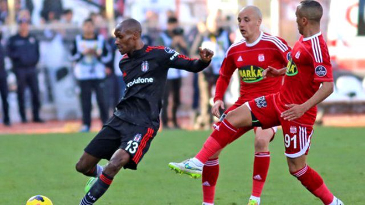 Beşiktaş\'ta Sosa\'dan Sonra Hutchinson da Sakatlandı