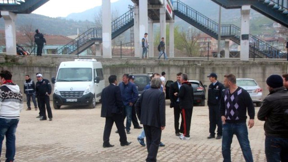 Bilecik\'te Oynanan Amatör Maç Sonrası Ortalık Savaş Alanına Döndü