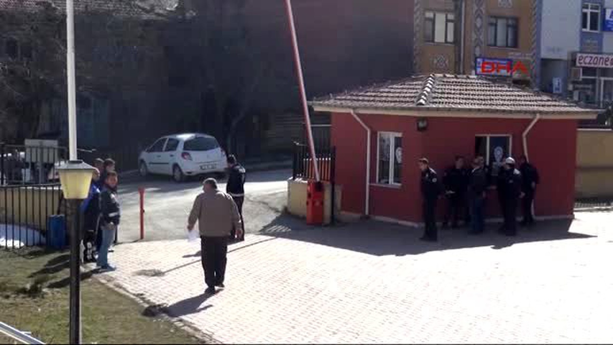 Bolu 8 Yaşındaki Kızı Parktan Kaçırdı, Çalıların Arasında Yakalandı