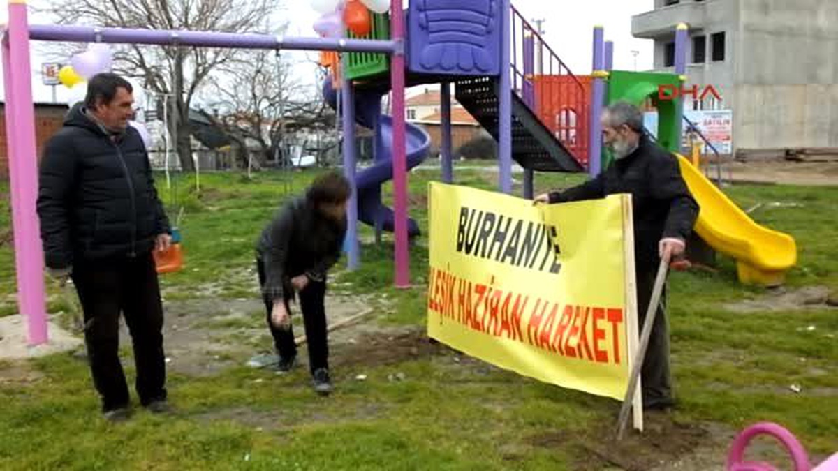 Burhaniye BHH\'li Kadınlardan Özgecan\'ın Anısına Fidan