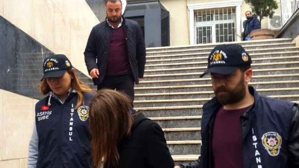 Kuyumcudan Çaldıkları 150 Bilezik Taklit Çıktı