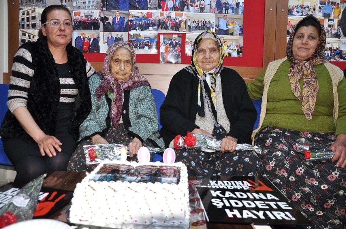 Dünya Kadınlar Gününde Kadınlar Kadına Şiddete Hayır Dedi