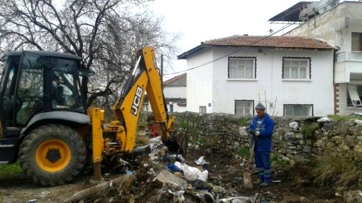 Edremit\'te Hizmetler Aksamadan Devam Ediyor