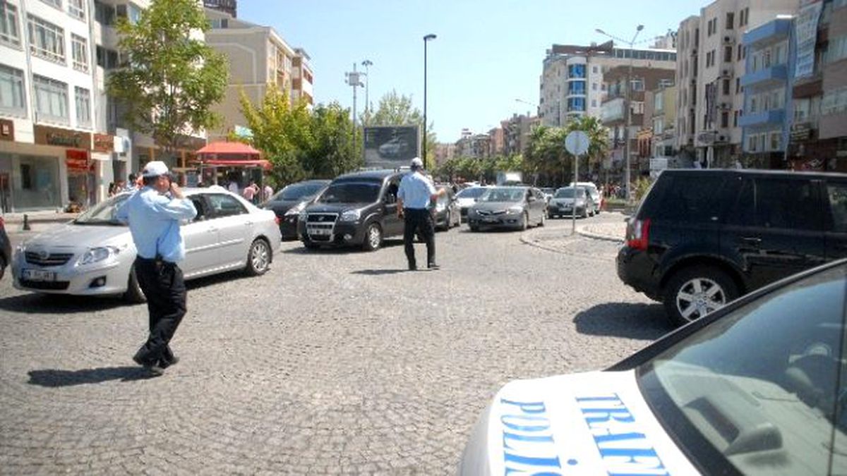 Emniyet Müdürlüğünden Sürücülere Uyarı
