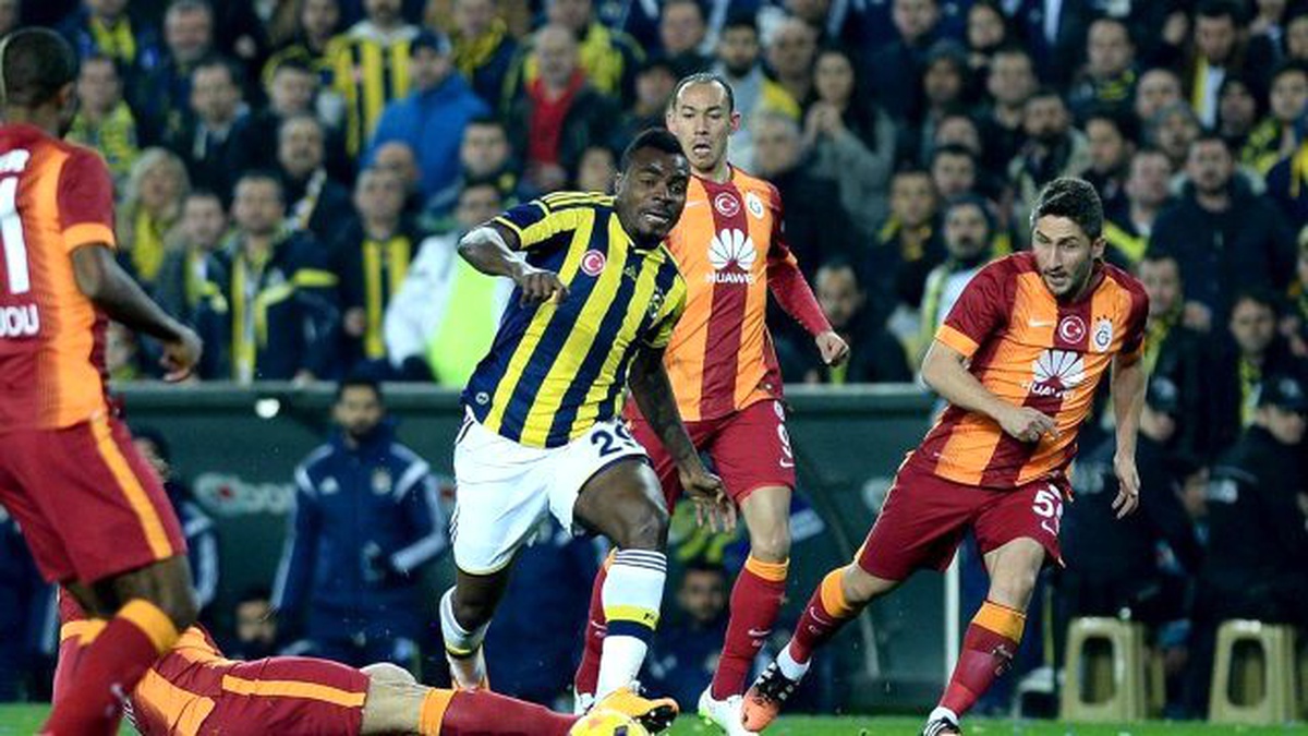 Fenerbahçe Tribünlerinden Emenike\'ye Büyük Tepki