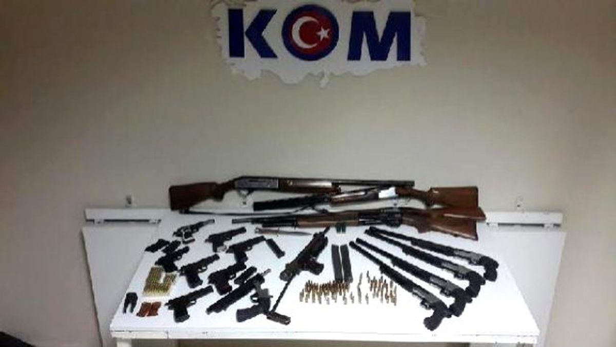 Hatay\'da 17 Silah Ele Geçirildi