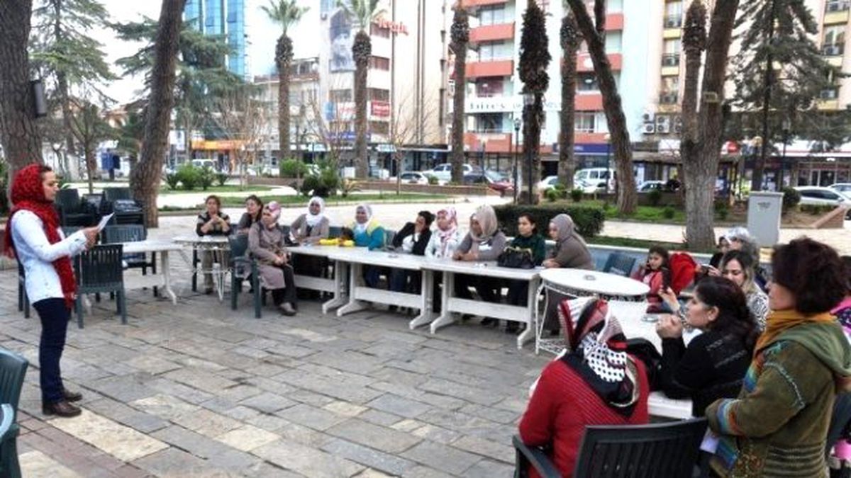 HDP\'li Kadınlardan 8 Mart Toplantısı