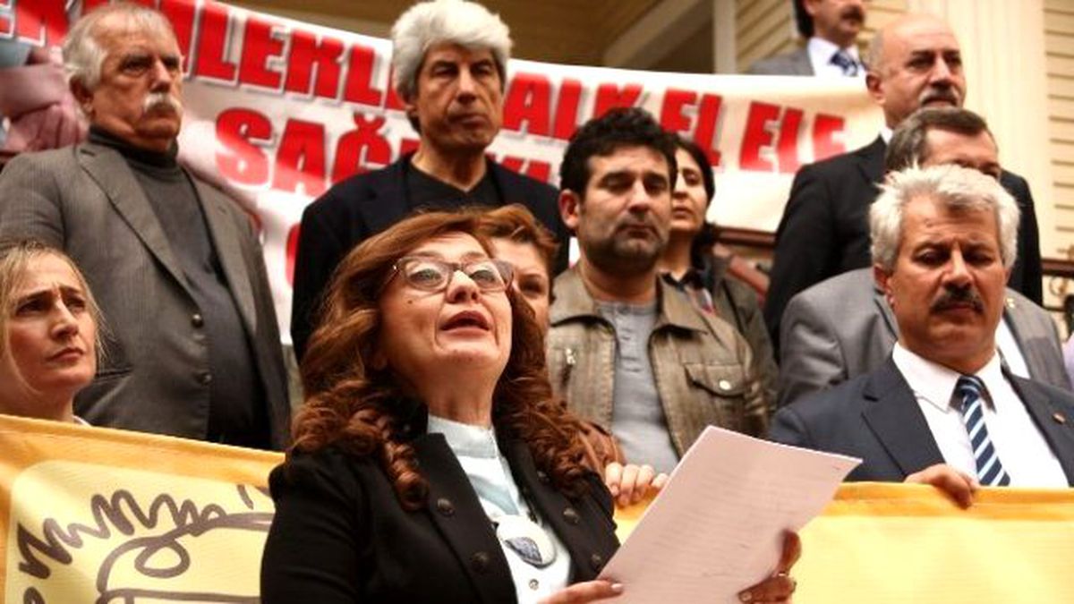 Hekimler 13 Mart\'ta Grevde