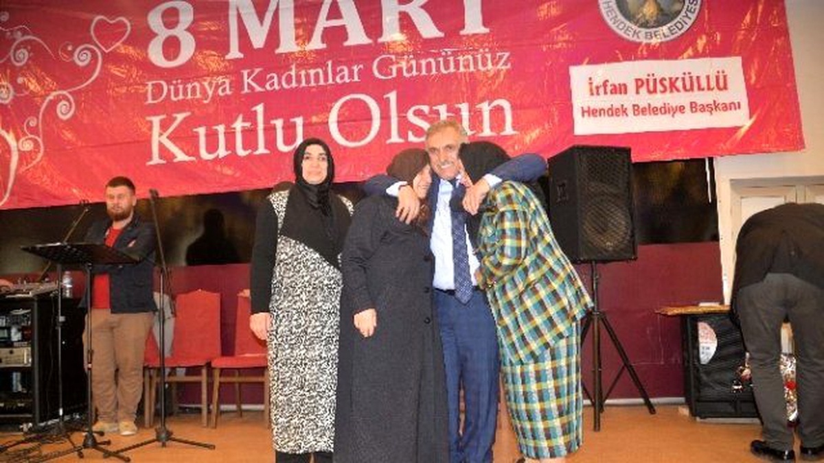 İnci\'nin Annesi Hanife İnci Yılın Annesi Seçildi