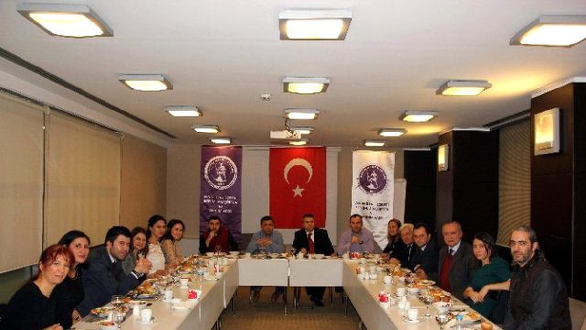 İstanbul\'daki Aydınlılar Etkinliklerde Bir Aaraya Geliyor