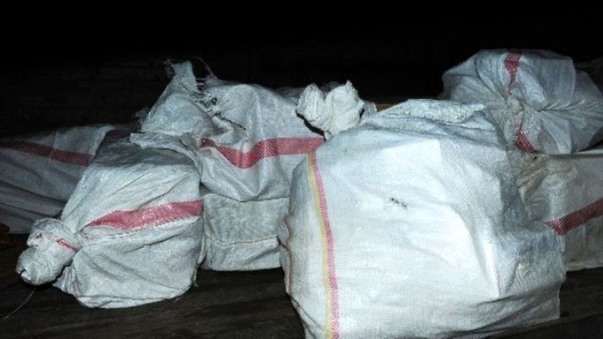 Aksaray\'da Kamyondan 80 Bin Paket Kaçak Sigara Çıktı