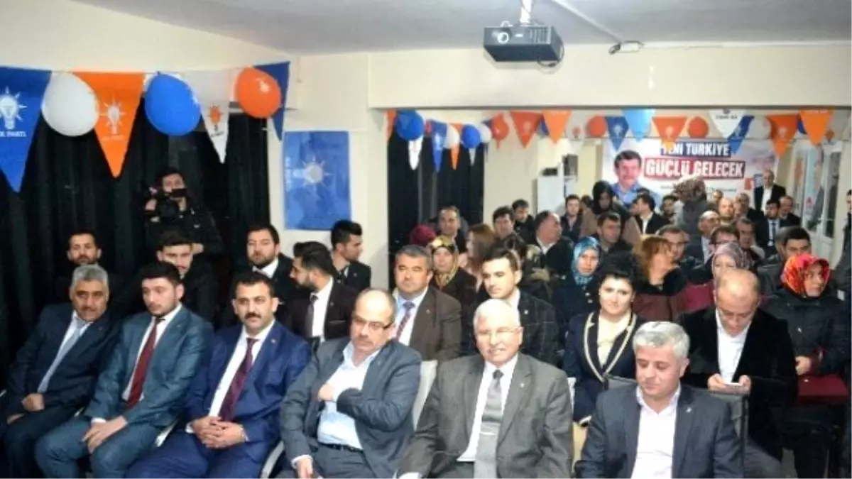 Kapaklı\'da AK Parti Gençlik Kolları Kongresi Yapıldı