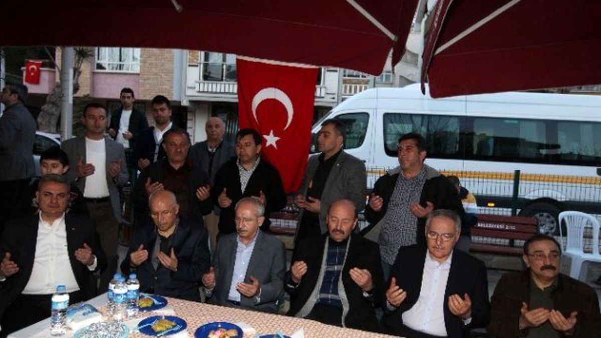 Kılıçdaroğlu, Başkan Yaşar\'la Şehit Evinde