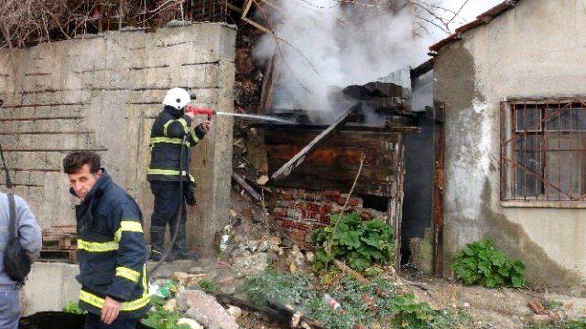 Kullanılmayan Evde Çıkan Yangın Kısa Süreli Paniğe Neden Oldu