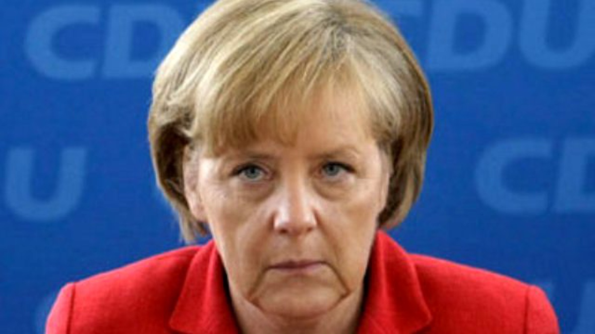 Merkel: "Hedefimiz Yunanistan\'ı Euro Bölgesinde Tutmak"