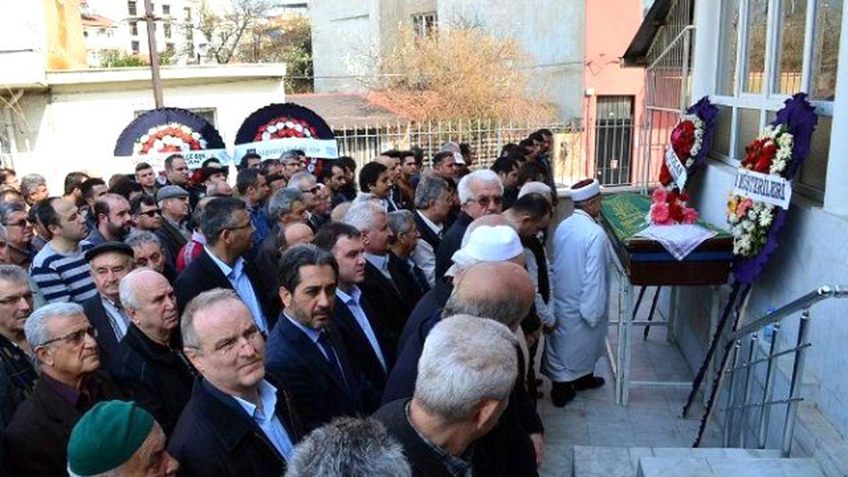Nihat Mücek'in Kardeşi Son Yolculuğuna Uğurlandı