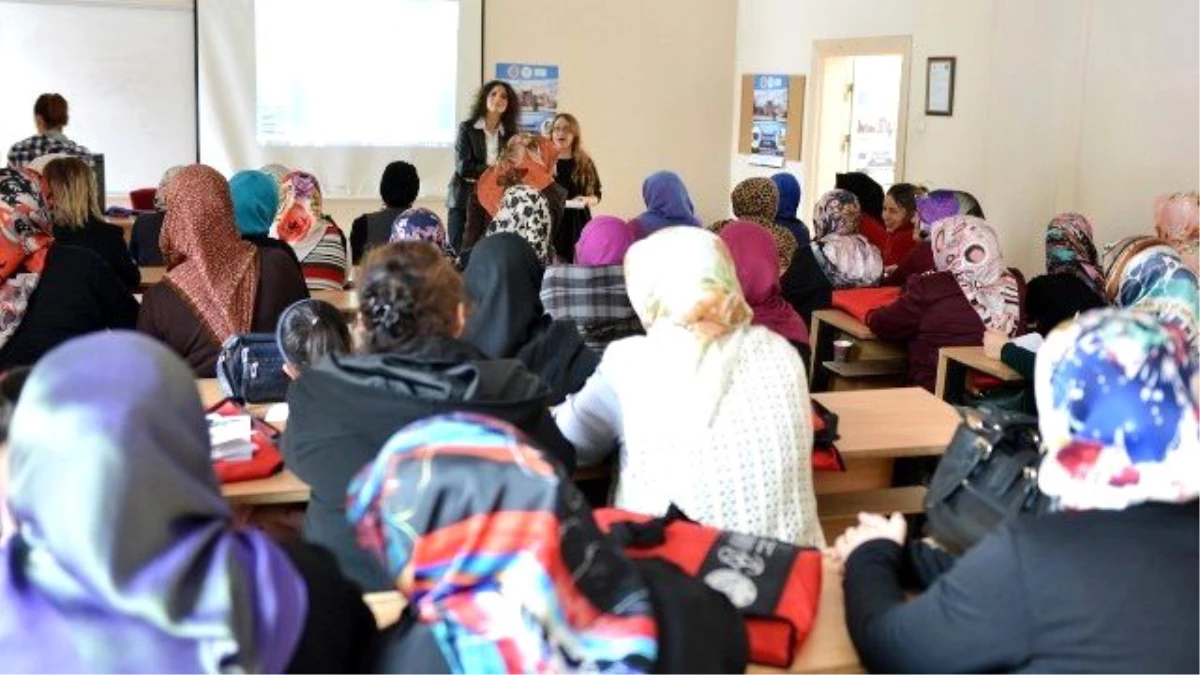 Özgecan Olayı Erzurum\'da Kadınlara Ders Konusu Oldu