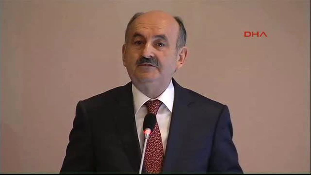Sağlık Bakanı Müezzinoğlu, \'Kadınlarda Obezite ve Etkileri\' Konulu Sempozyumda Konuştu 2