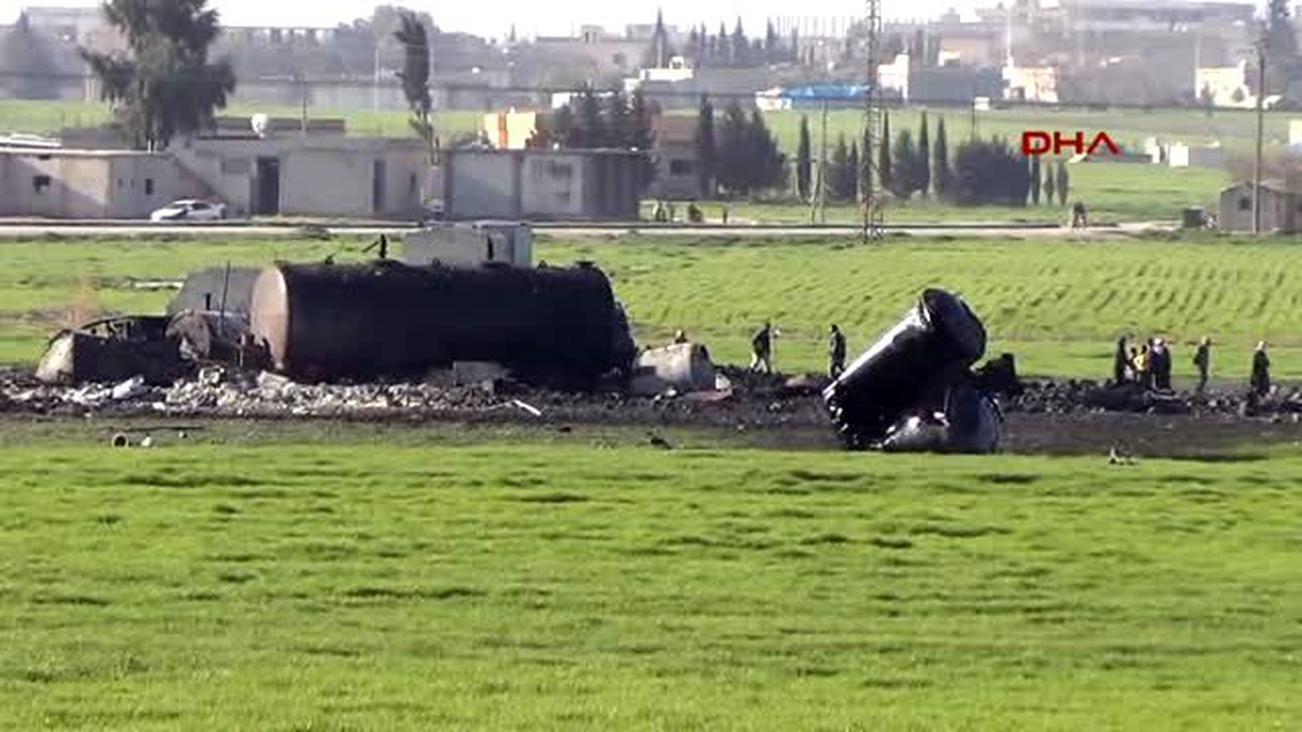Şanlıurfa Bombardıman Sonrası Işid\'in Rafinerisi Kullanılamaz Hale Geldi