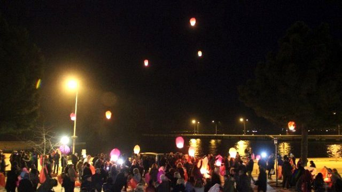 Sinop\'ta Kadınlar Şiddete Hayır İçin Dilek Balonu Uçurdu