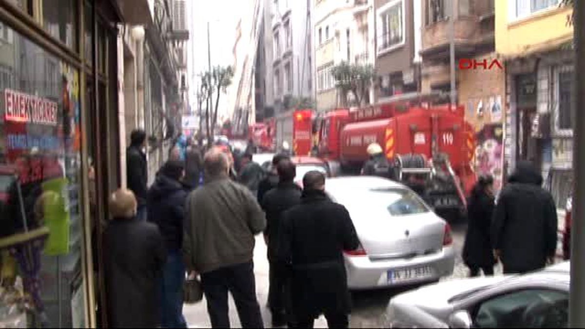 Şişli\'de Yangın Paniği