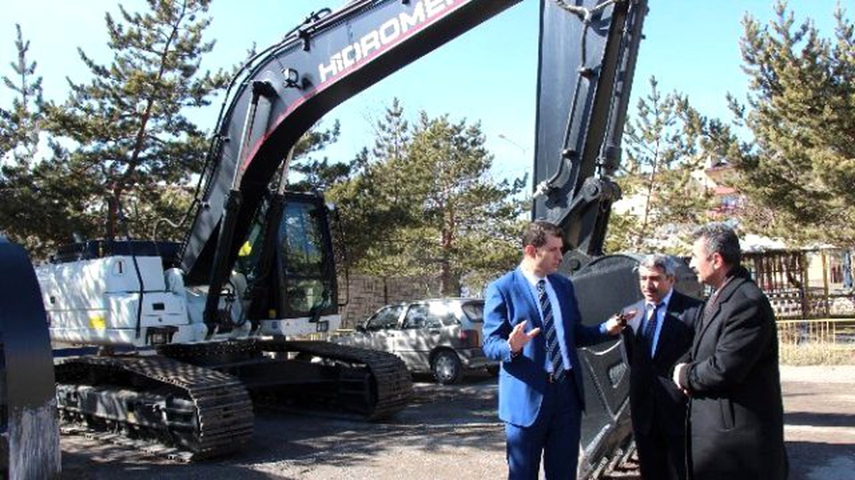 Sivas İl Özel İdaresi Makine Parkını Güçlendiriyor