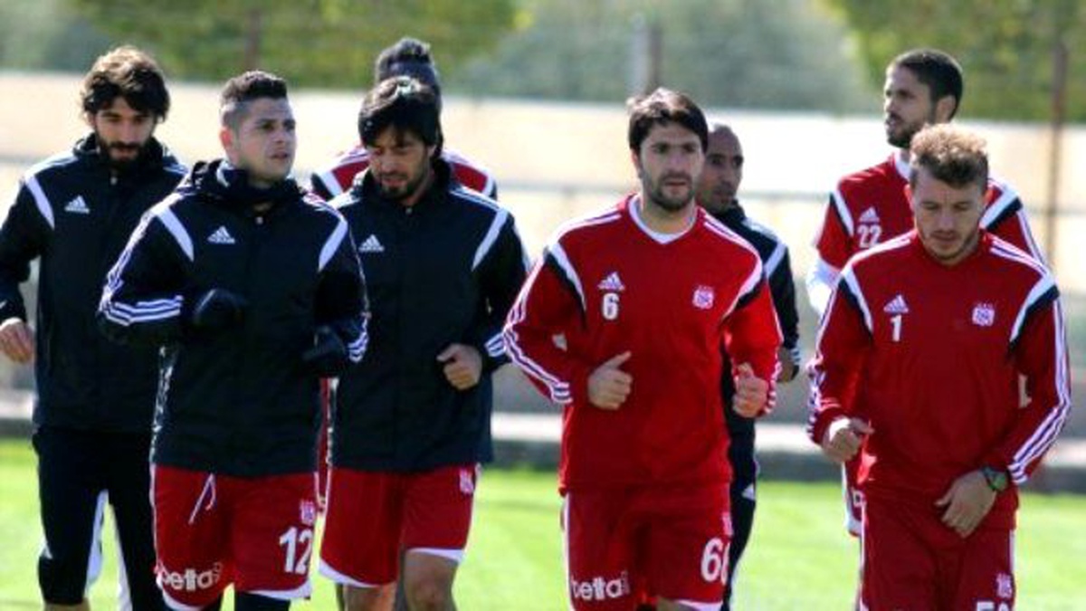 Sivasspor\'da Çaykur Rizespor Mesaisi Başladı
