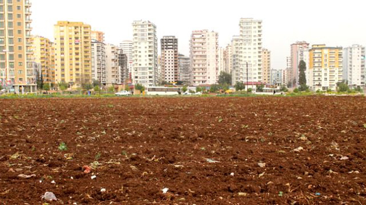 Tarım Arazileri Her Geçen Gün Yok Oluyor