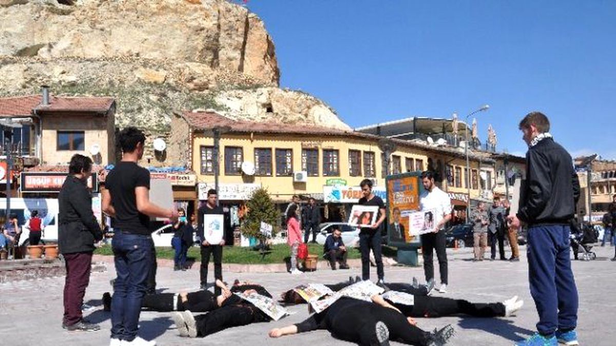 Üniversite Öğrencileri Kadına Yönelik Şiddete Dikkat Çekti