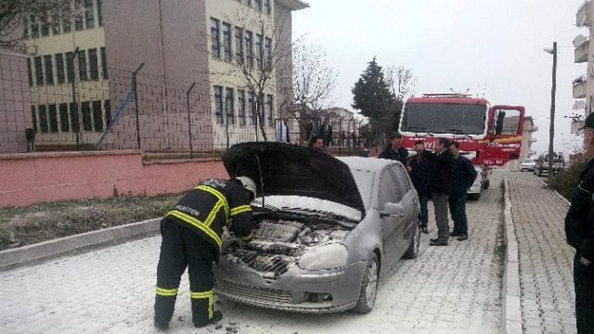 Yanan Araç Yürekleri Hoplattı