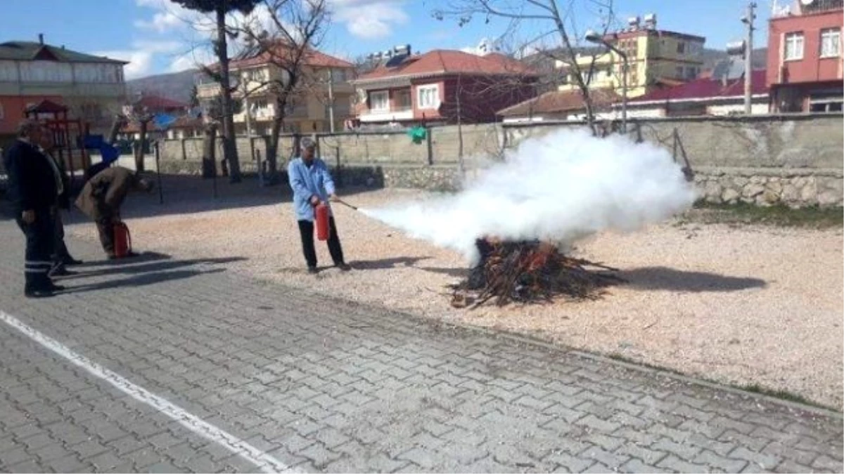 Yavuz Selim İlkokulunda Yangın ve Deprem Tatbikatı Yapıldı