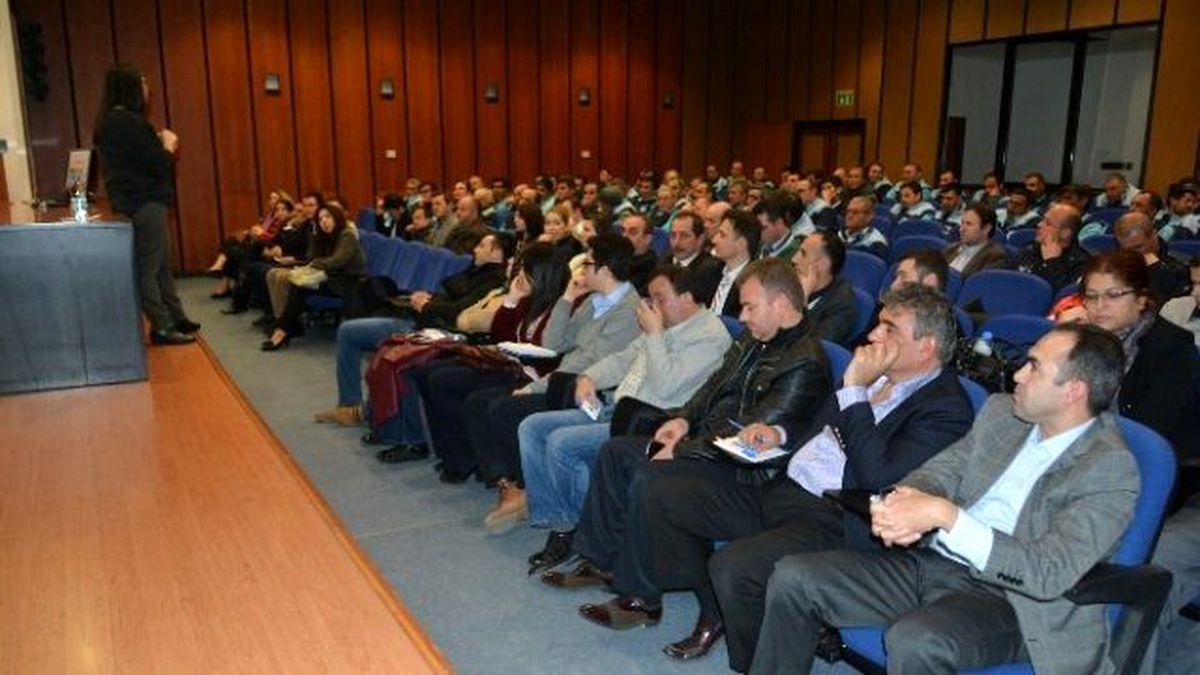 Yunusemre Belediyesi Personeline Eğitim Semineri
