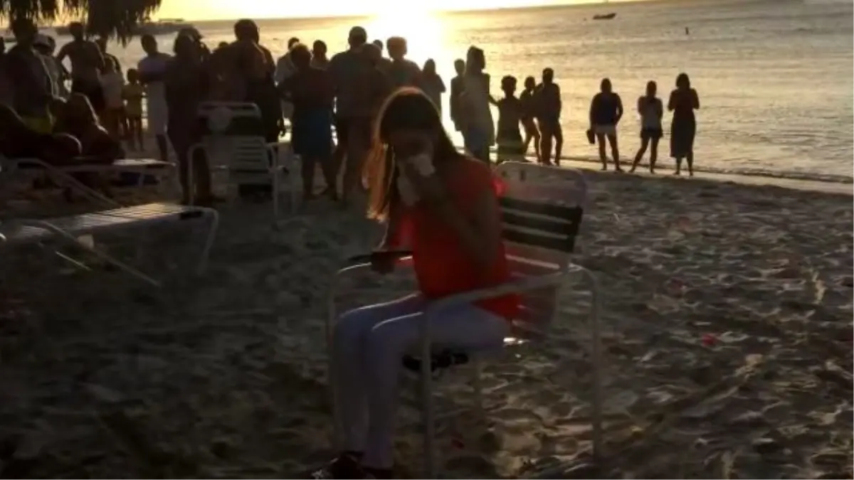 Genç Adam, Sevgilisine 365 Gün Boyunca Evlenme Teklif Etti!