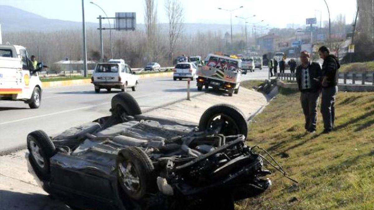 80 Metre Ters Sürüklenen Araçtan Hafif Sıyrıklarla Çıktı