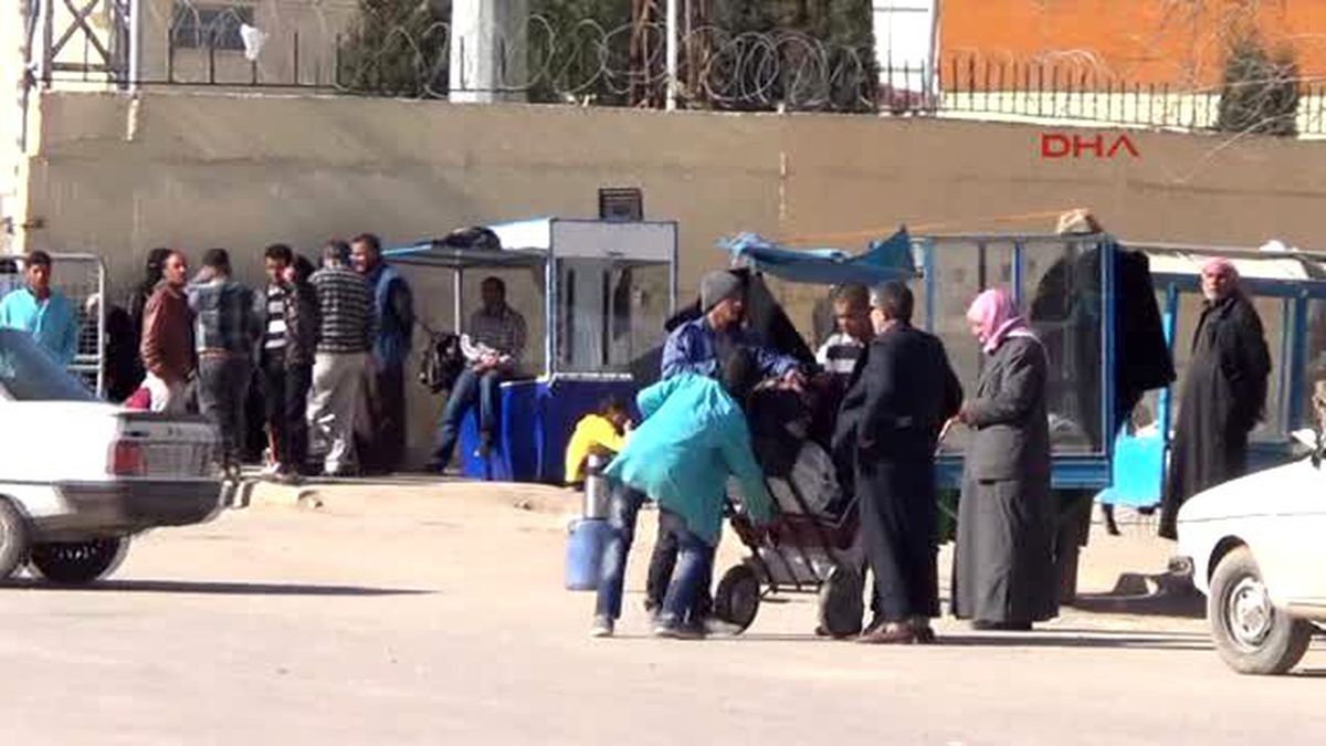 Akçakale 250 Suriyeli Ülkesine Döndü