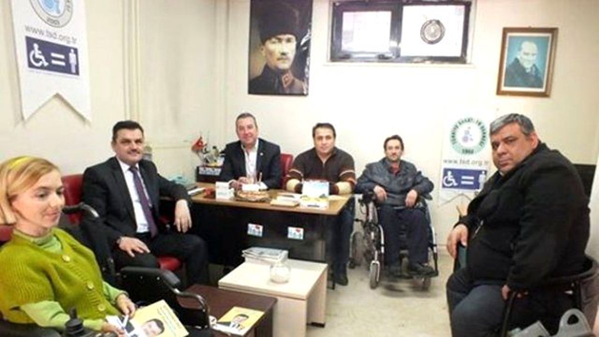 Arslan, Engelliler Derneğini Ziyaret Etti