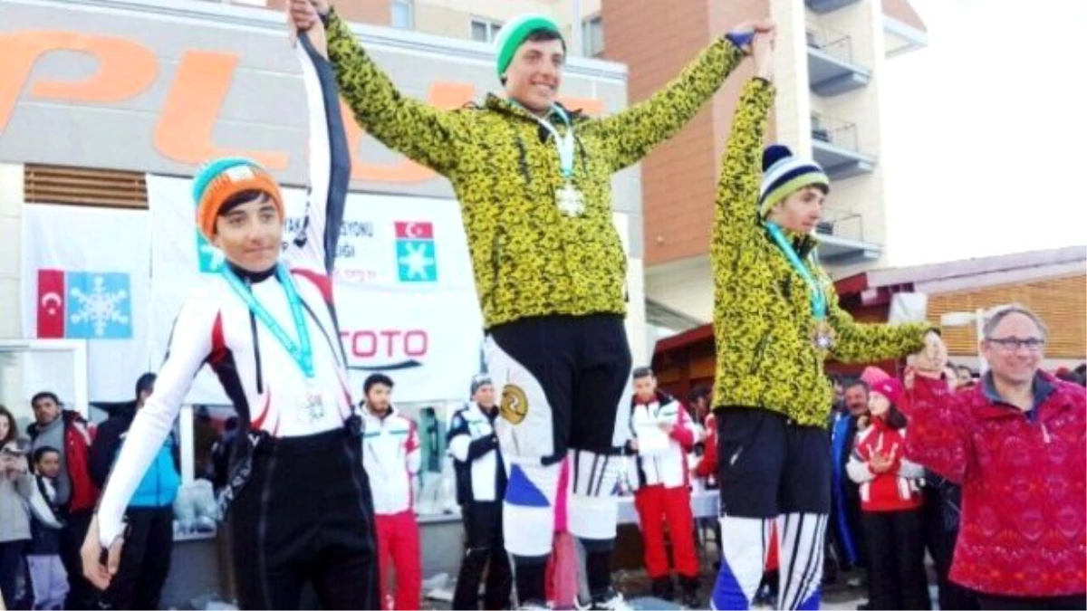 Bitlisli Kayakçılar 40 Madalyayla Döndüler