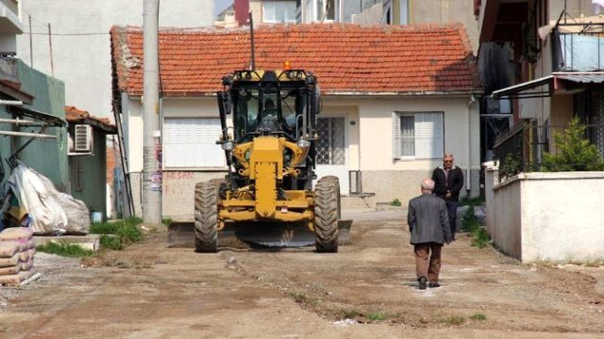 Bucalı Vatandaşlar Toprak Yoldan Kurtuluyor