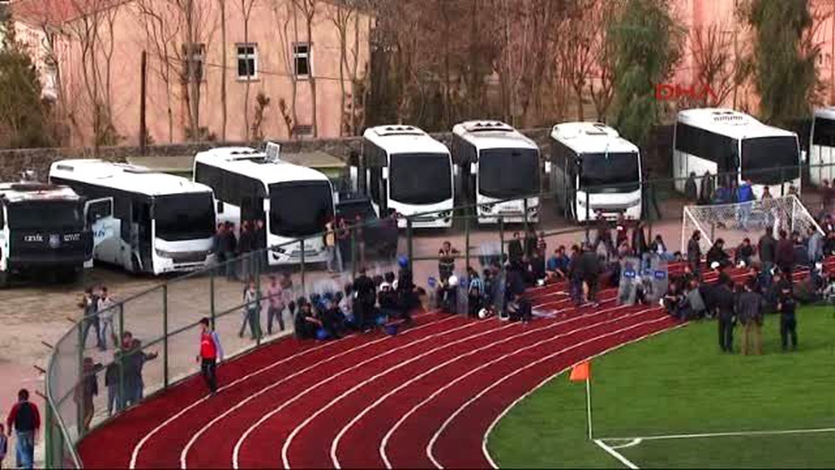 Cizrespor-Tatvan Gençlerbirliği Maçındaki Olaylarda Kulüp Başkanının Burnu Kırıldı -1