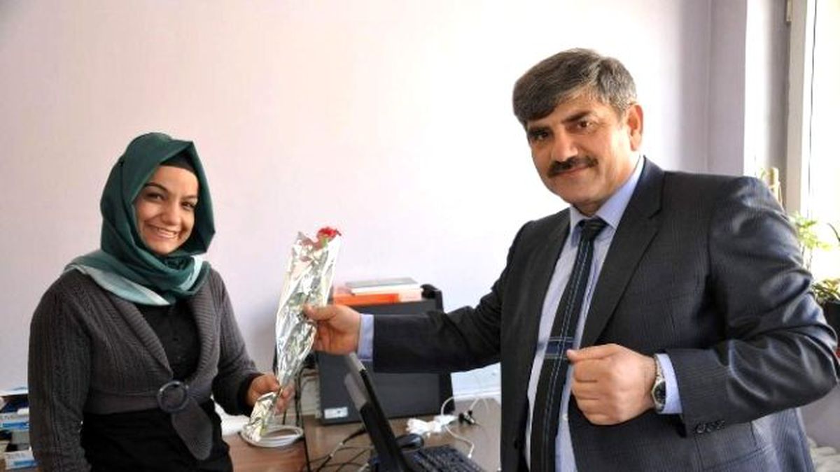 Dedaş\'tan Çalışanlarına Karanfil