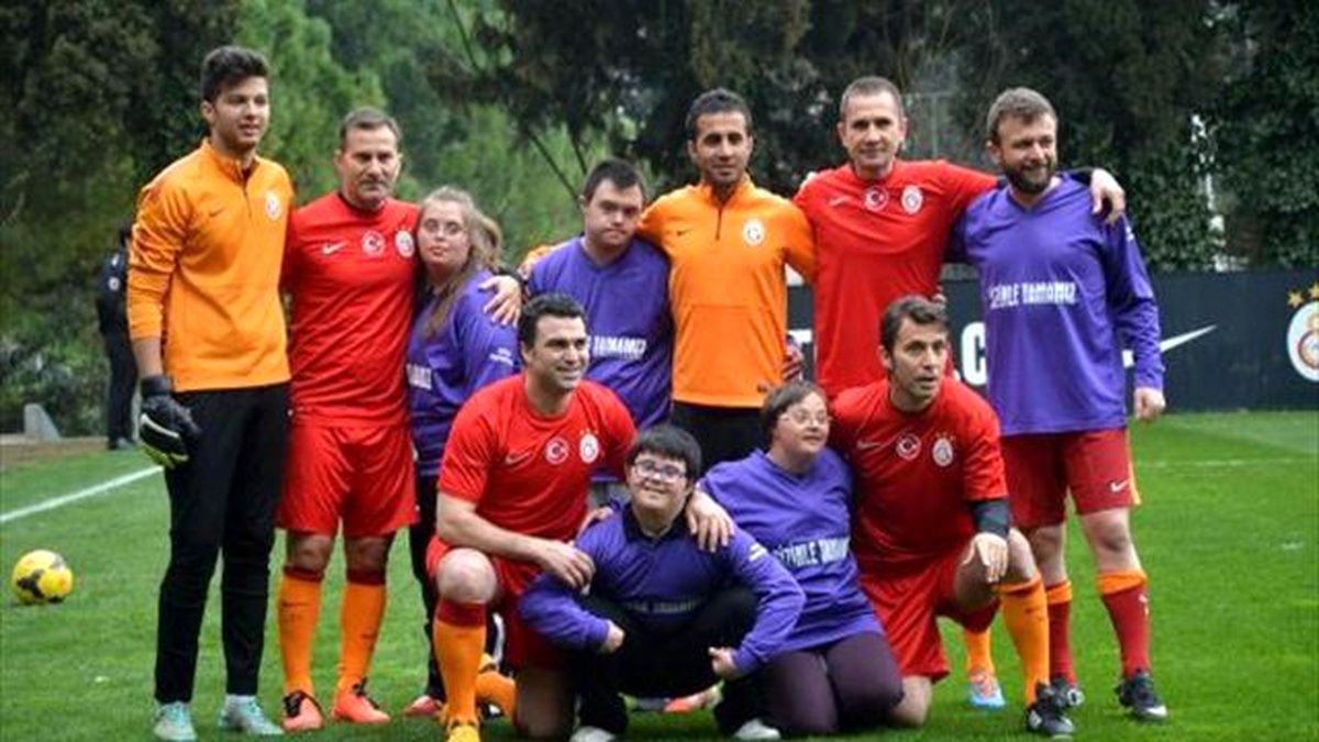 Eski Galatasaraylı Futbolculardan Down Sendromlu Çocuklara Destek
