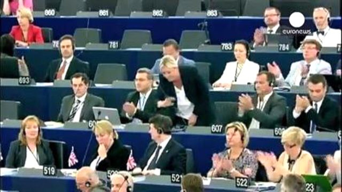 Fransız Aşırı Sağ Parlamenterlere Yolsuzluk Suçlaması